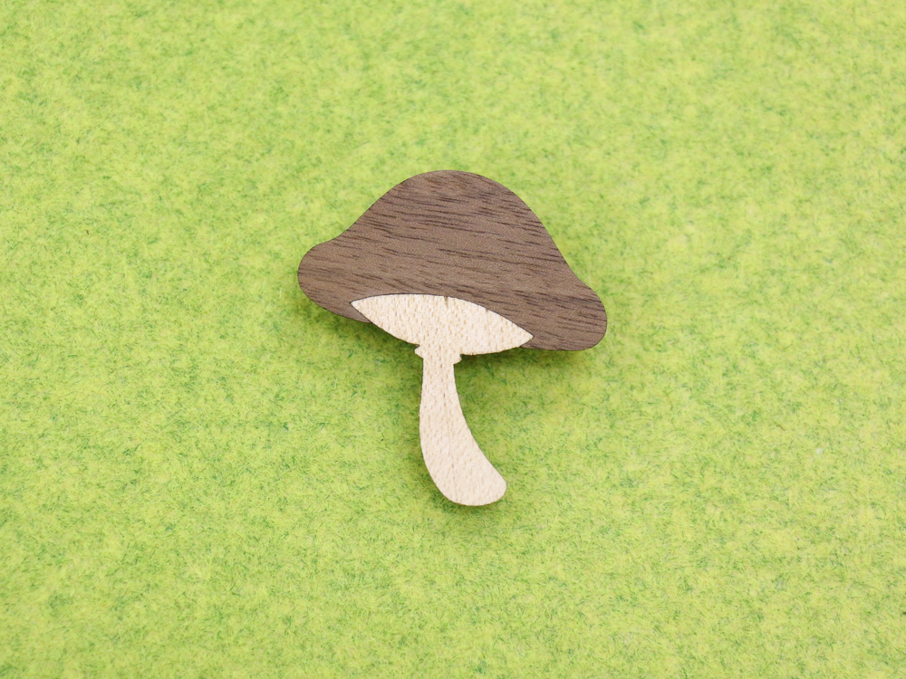 きのこのブローチ