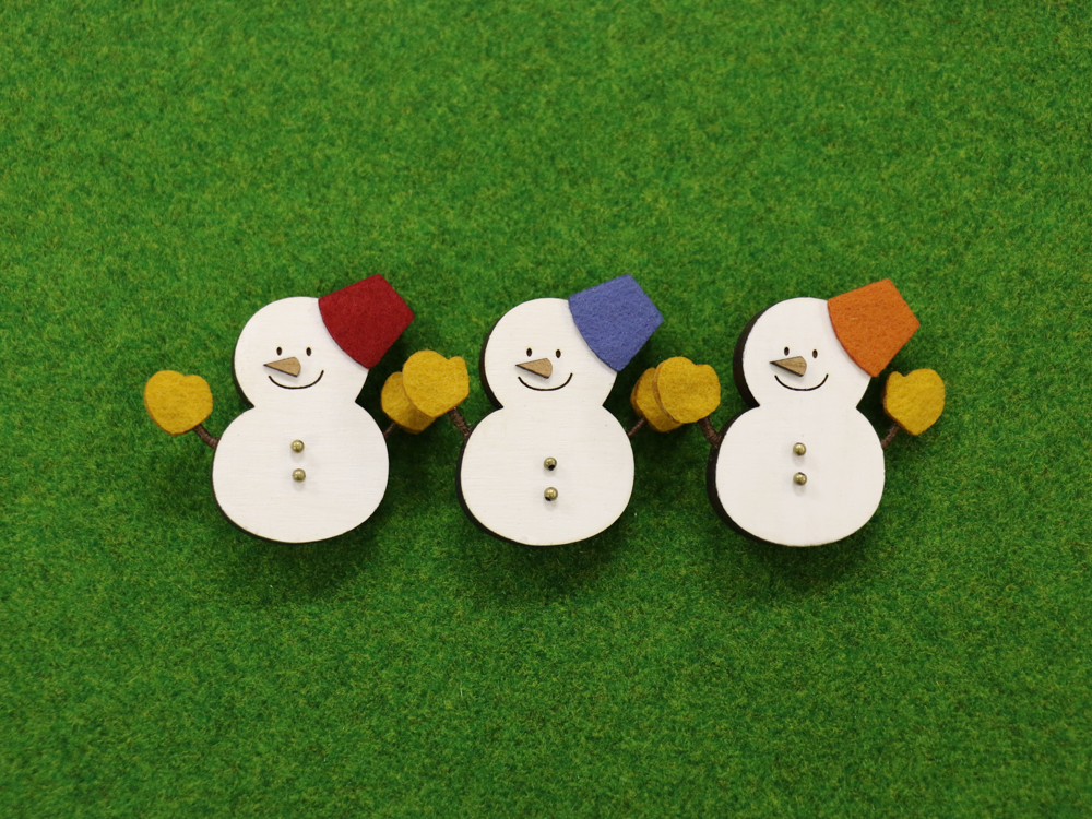 雪だるまのブローチ
